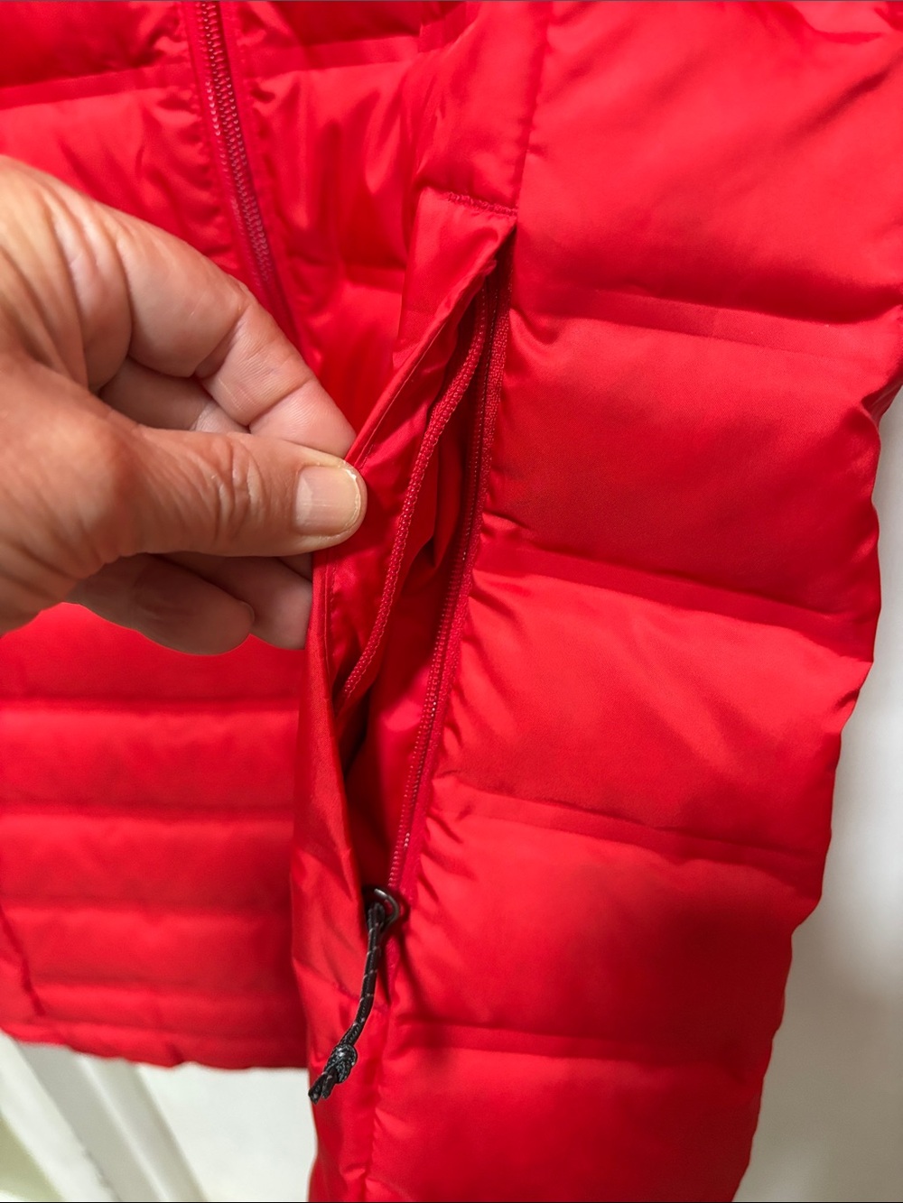 PRE OWNED Columbia LAKE 22 DOWN WOMEN'S MEDIUM LONG Red Hooded Puffer Jacket - Picture 6 of 15